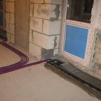 монтаж водяных радиаторов отопления в полу